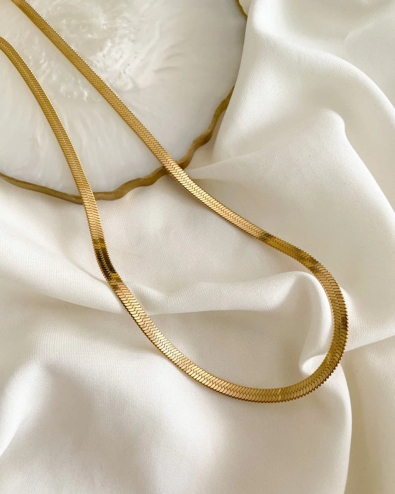 Unisex Gold Snake Chain  for Men & Women – Tarnish Proof, 18K Shine lifestyle